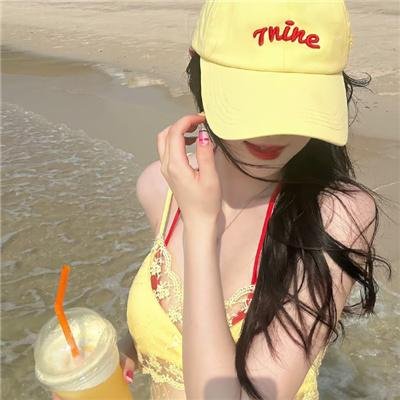 妮可·拜耳：大码怪美人